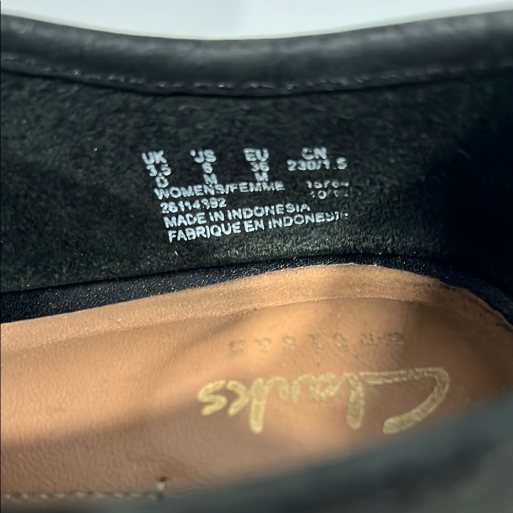 Clarks Artisan Black Leather Shoes - Picture 2 of 4